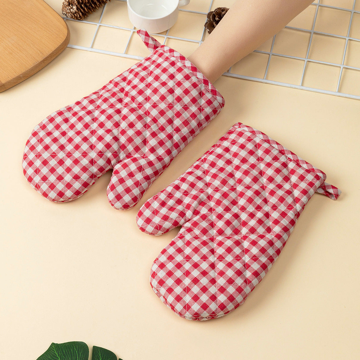 Anti Scald Oven Gloves, Kitchen With Cotton Lining, Thick Gloves Set, Multi-purpose Gloves, Red Checkered Oven Gloves Set