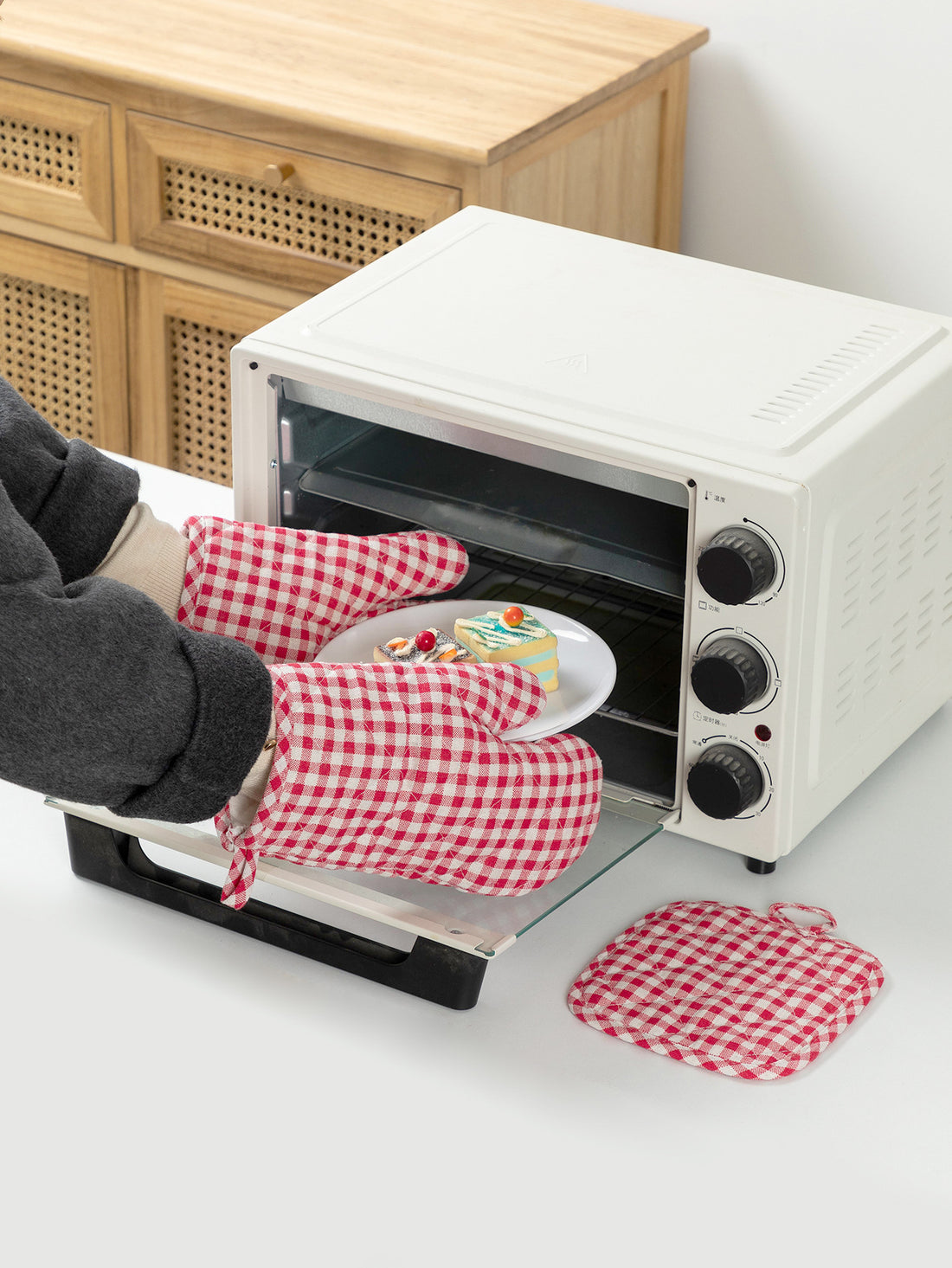 Anti Scald Oven Gloves, Kitchen With Cotton Lining, Thick Gloves Set, Multi-purpose Gloves, Red Checkered Oven Gloves Set