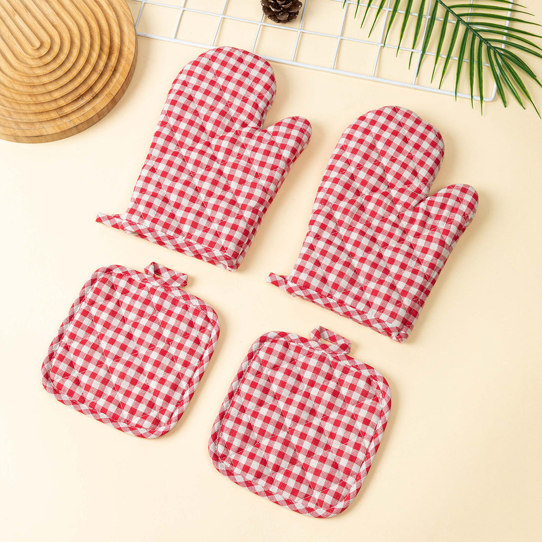 Anti Scald Oven Gloves, Kitchen With Cotton Lining, Thick Gloves Set, Multi-purpose Gloves, Red Checkered Oven Gloves Set