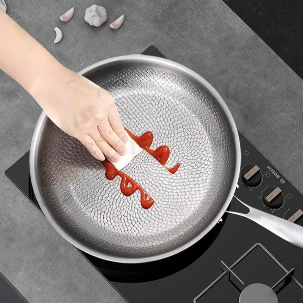 26/28/30/32cm Titanium Frying Pan Uncoated Non Stick Steak Frying Pan Thickened Fish Scale Hammer Pattern Kitchen Cookware