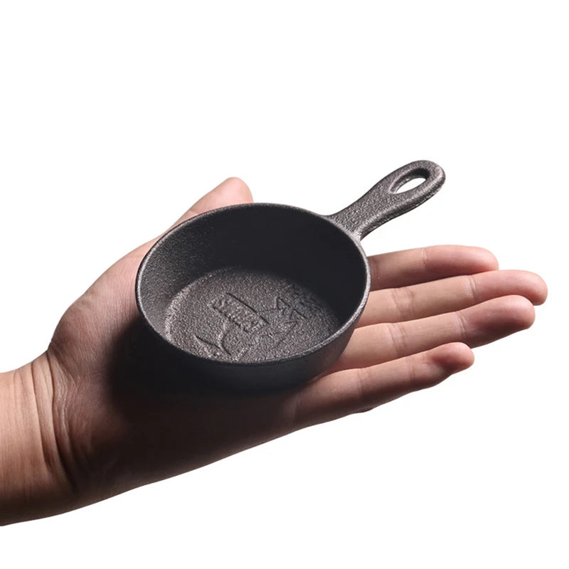 1PCS 8.5CM Cast Iron Skillet Non-stick Mini Egg Frying Pan for Kitchen Cookware