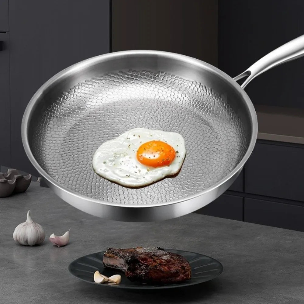 26/28/30/32cm Titanium Frying Pan Uncoated Non Stick Steak Frying Pan Thickened Fish Scale Hammer Pattern Kitchen Cookware