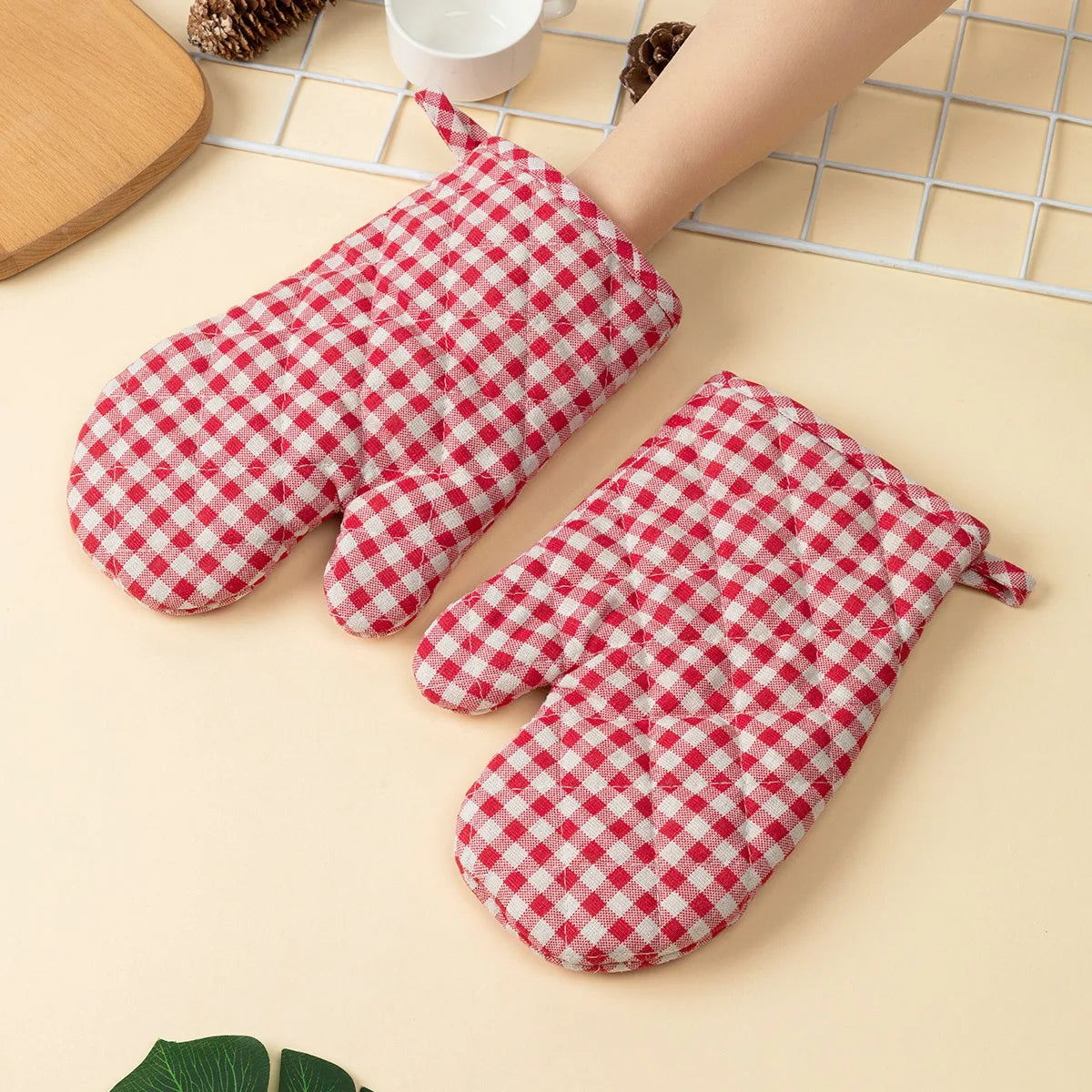 Anti Scald Oven Gloves, Kitchen With Cotton Lining, Thick Gloves Set, Multi-purpose Gloves, Red Checkered Oven Gloves Set